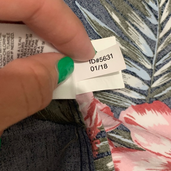 Express Hibiscus print short sleeve shirt - Picture 3 of 4